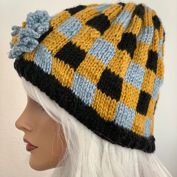 Hand Knits 2 Love Beanie Hat Cap Plaid Flower Hip main image 8